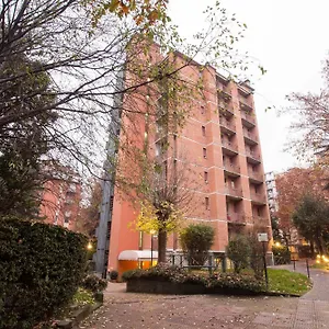 Ih Argonne Park Aparthotel